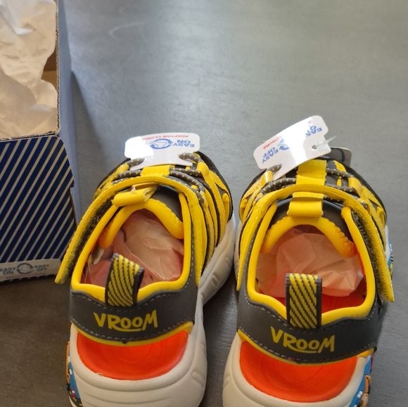 Skechers Kids Yellow and Black Sandals with Construction Theme Size 5 New In Box - Picture 4 of 6